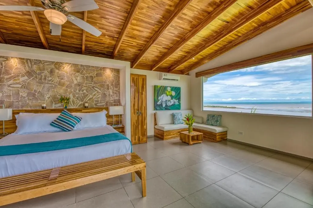 Spa Suite with ocean view at El Castillo